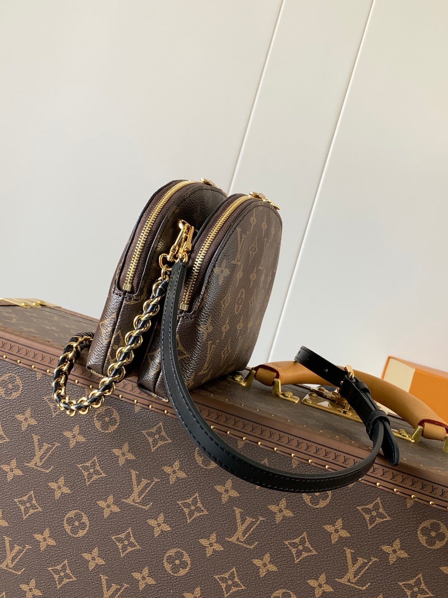 LOUIS VUITTON - BE ALMA - MONOGRAM CANVAS