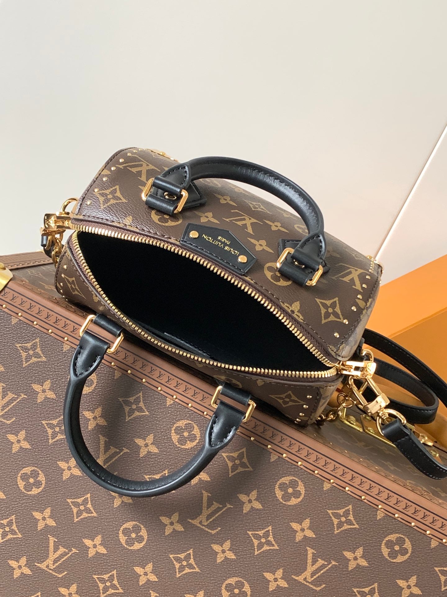 LOUIS VUITTON - SPEEDY TRUNK 20 - MONOGRAM CANVAS