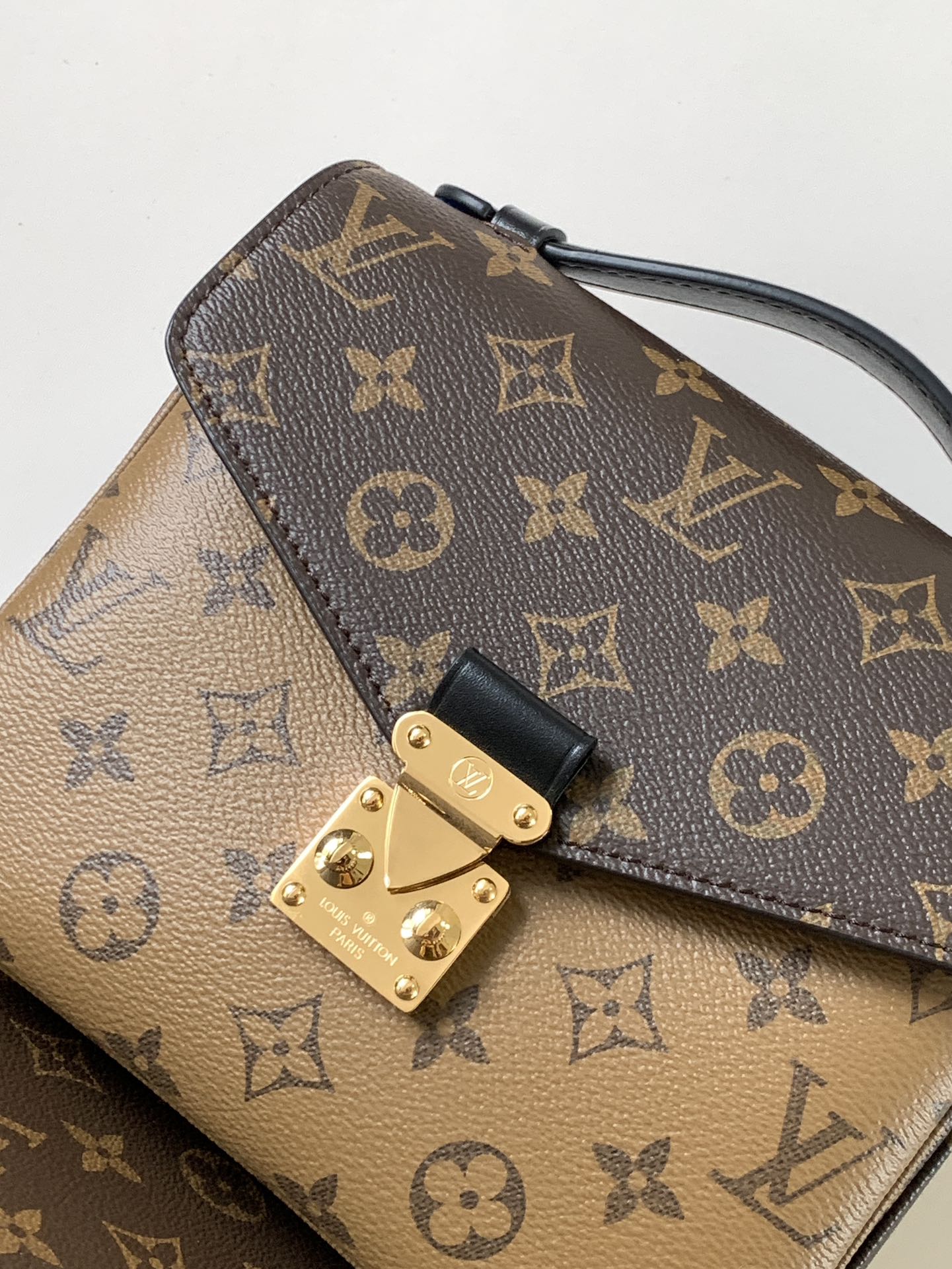 LOUIS VUITTON - POCHETTE MÉTIS  BACKPACK - MONOGRAM REVERSE