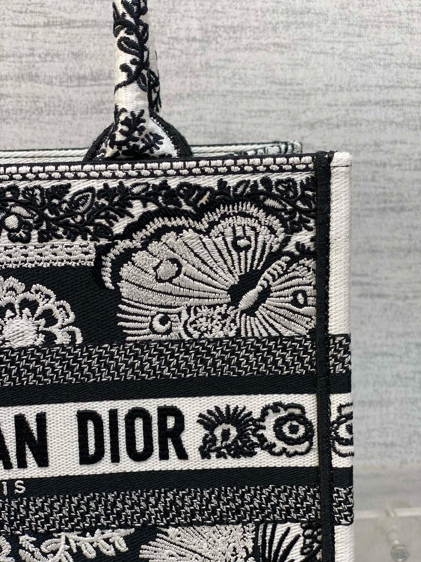 DIOR - BOOK TOTE