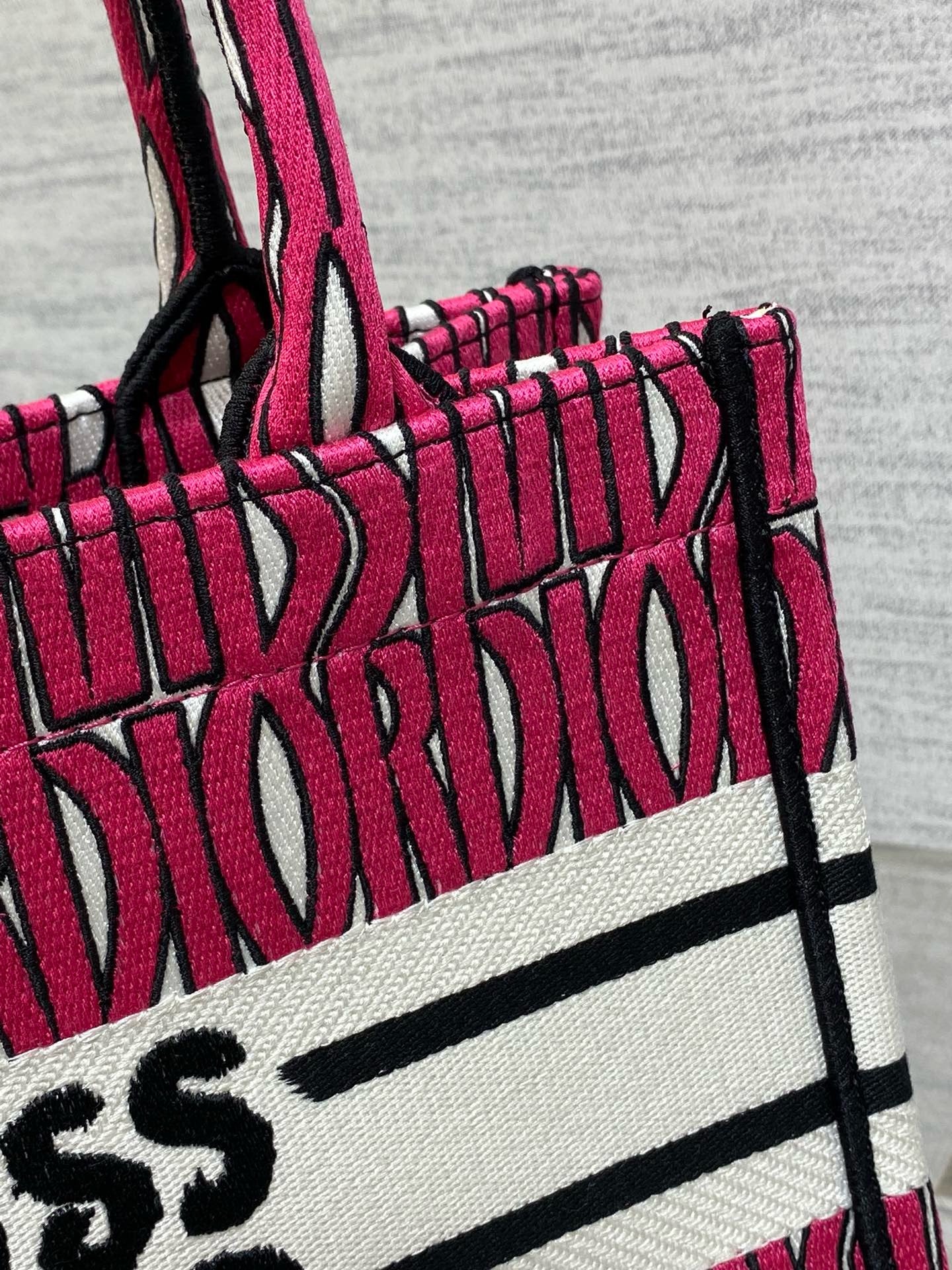 DIOR - BOOK TOTE