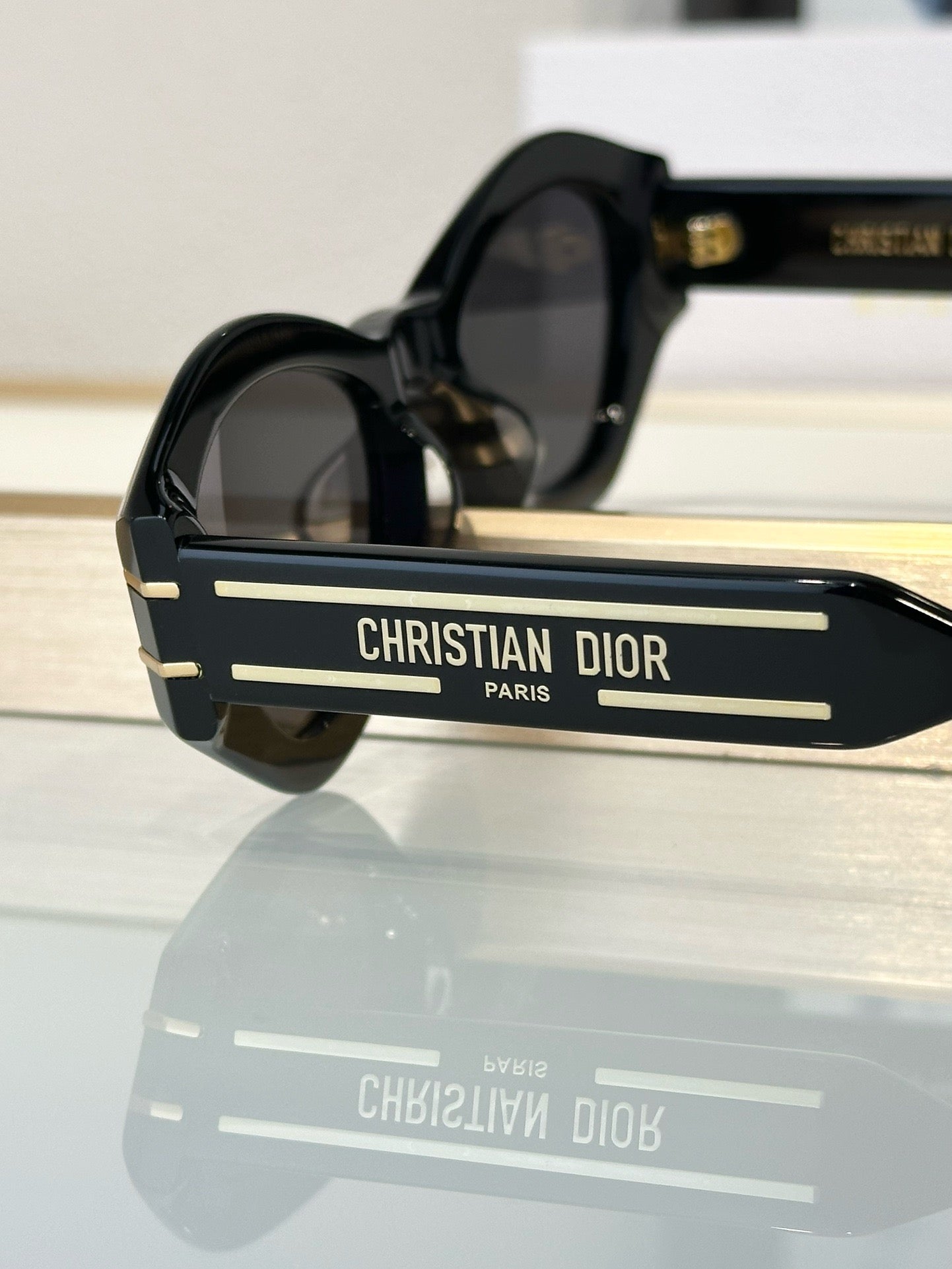 DIOR SUNGLASS - SIGNATURE B1U