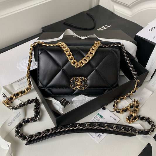 CHANEL - WOC BLACK - HARDWARE SILVER/GOLD