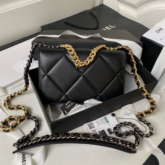 CHANEL - WOC BLACK - HARDWARE SILVER/GOLD