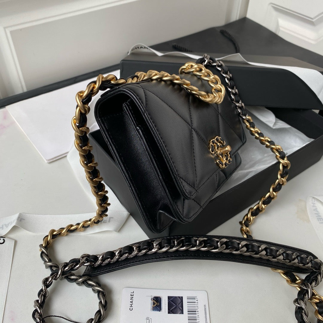 CHANEL - WOC BLACK - HARDWARE SILVER/GOLD