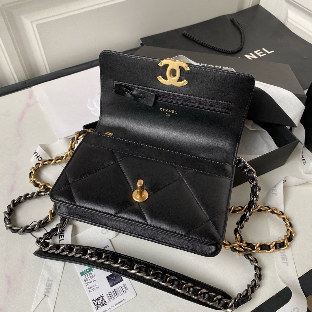 CHANEL - WOC BLACK - HARDWARE SILVER/GOLD