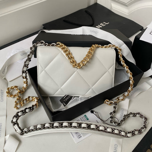 CHANEL - WOC WHITE - HARDWARE SILVER/GOLD