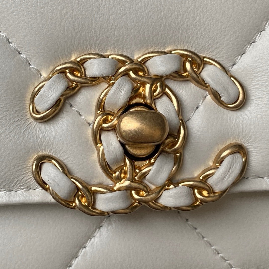 CHANEL - WOC WHITE - HARDWARE SILVER/GOLD