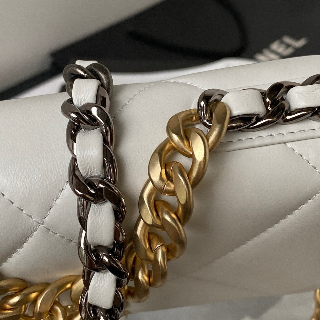 CHANEL - WOC WHITE - HARDWARE SILVER/GOLD