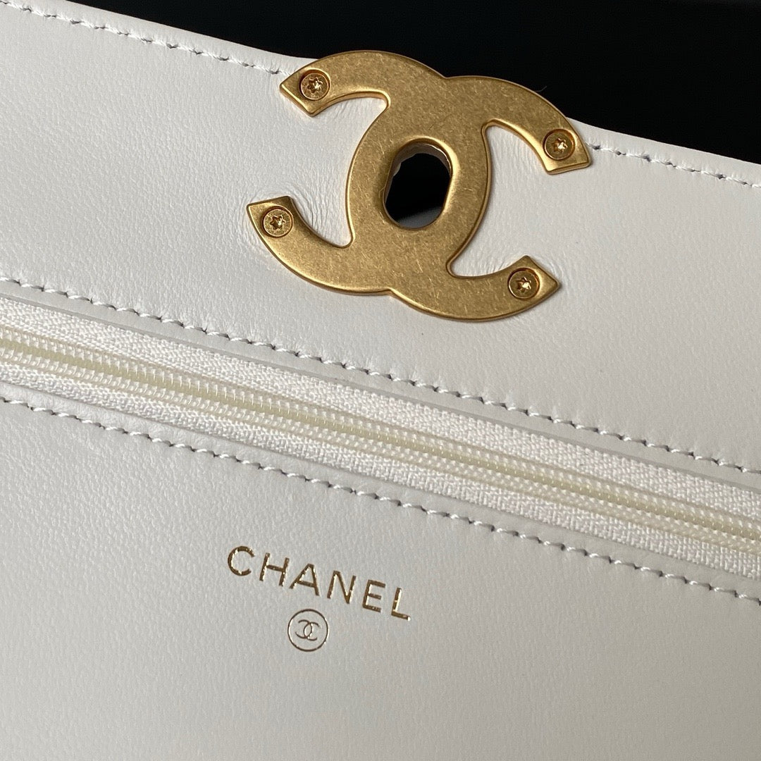 CHANEL - WOC WHITE - HARDWARE SILVER/GOLD