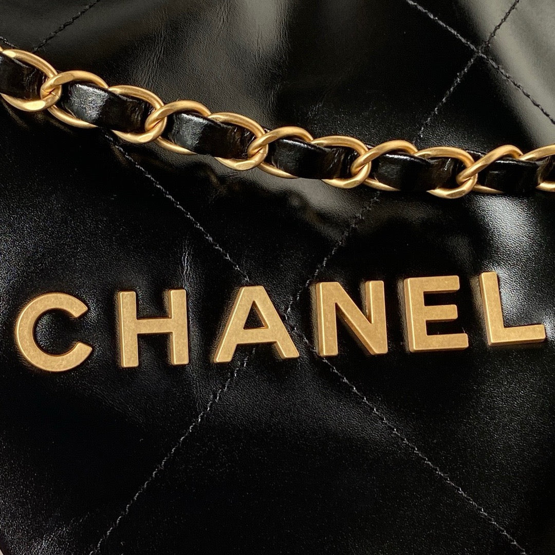 CHANEL 22 - SHINY CALFSKIN & GOLD TONE METAL, BLACK