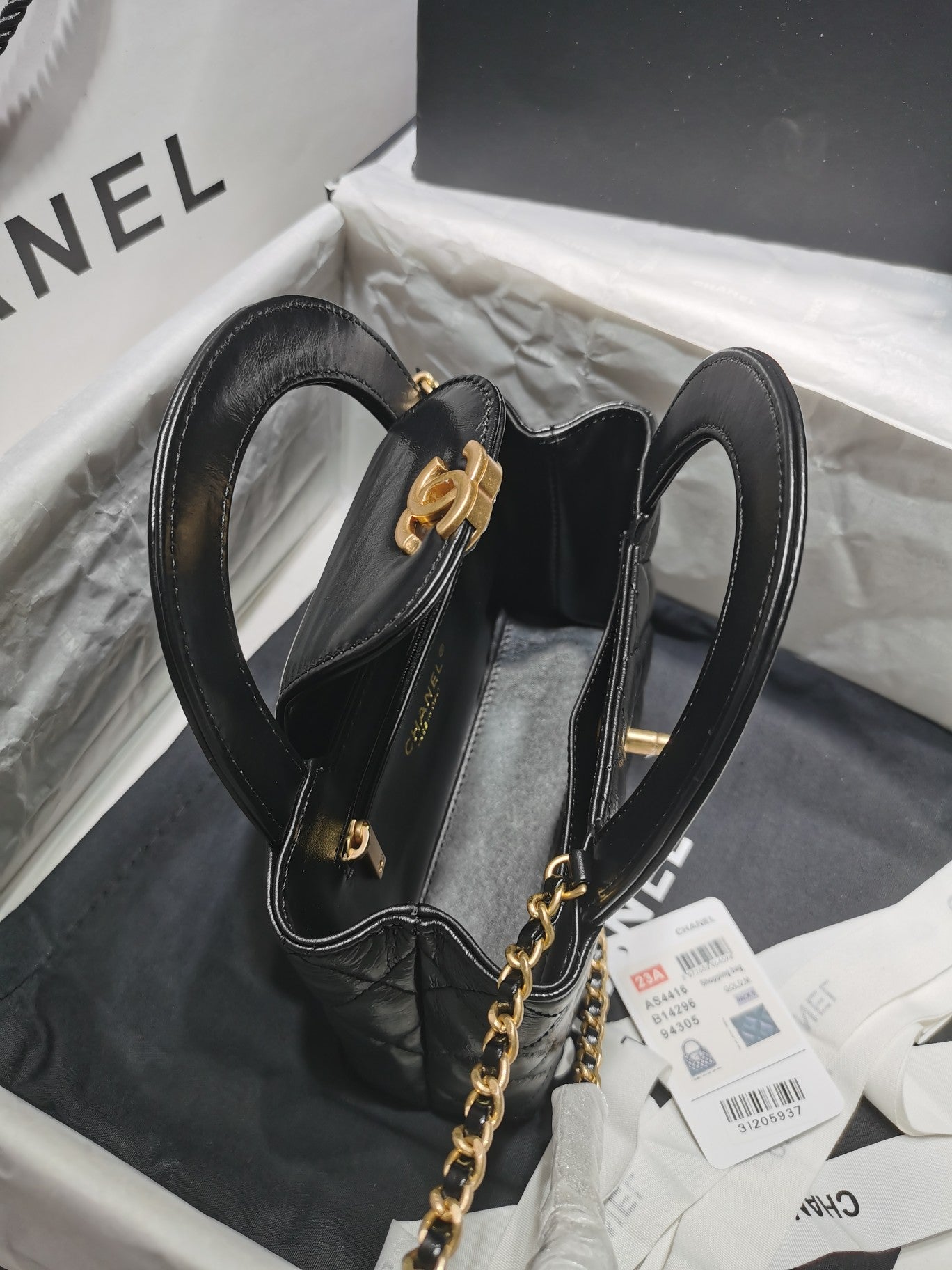 CHANEL - KELLY SHOPPER - BAG - BLACK