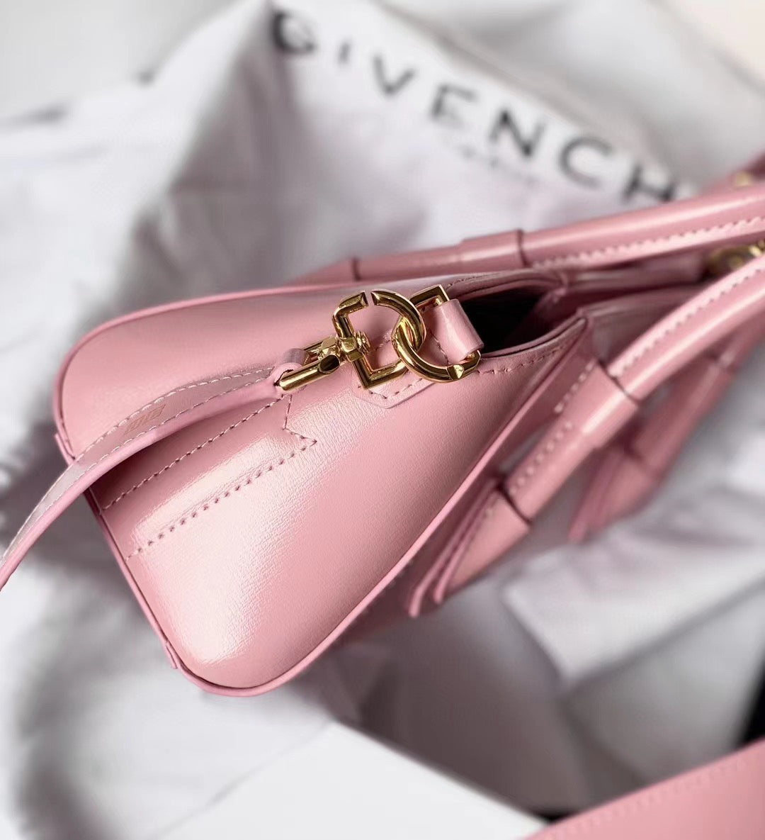 GIVENCHY - ANTIGONA STRETCH