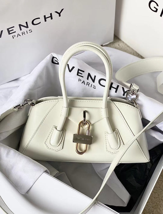 GIVENCHY - ANTIGONA STRETCH