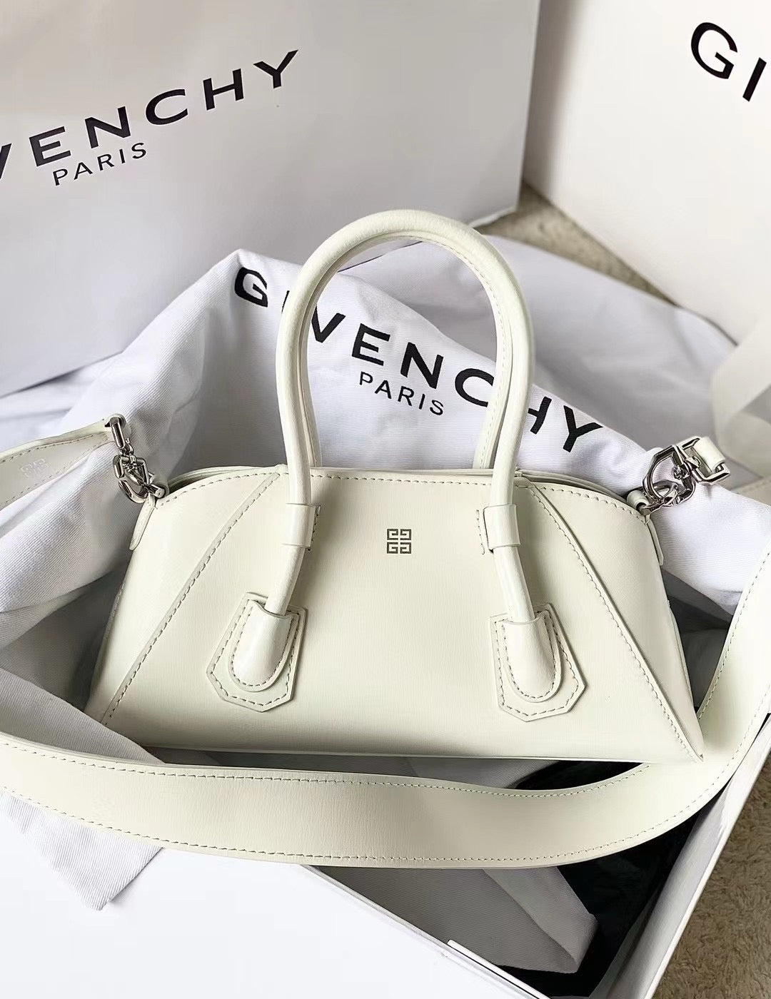 GIVENCHY - ANTIGONA STRETCH