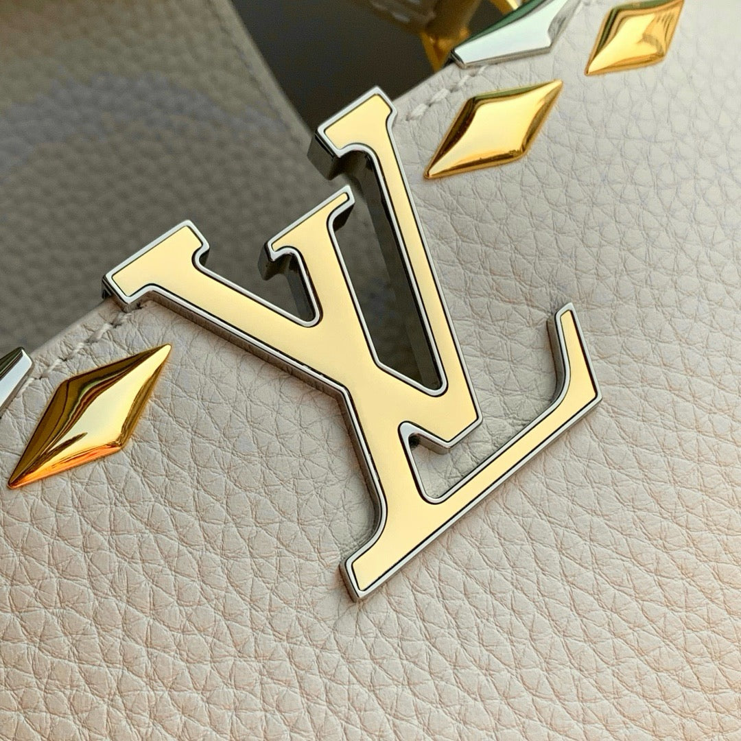 LOUIS VUITTON - CAPUCINES