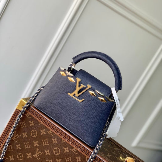 LOUIS VUITTON - CAPUCINES