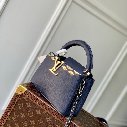 LOUIS VUITTON - CAPUCINES