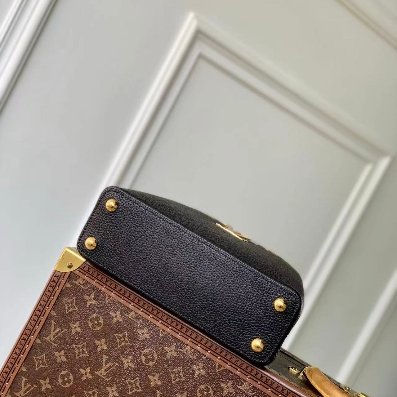 LOUIS VUITTON - CAPUCINES